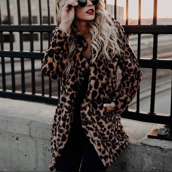 LAST ONE—SIZE SMALL Leopard Faux Fur - Picture 2 of 8
